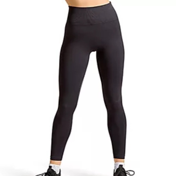 Tommie Copper Women’s Seamless Compression Leggings in Black size M - Picture 1 of 5